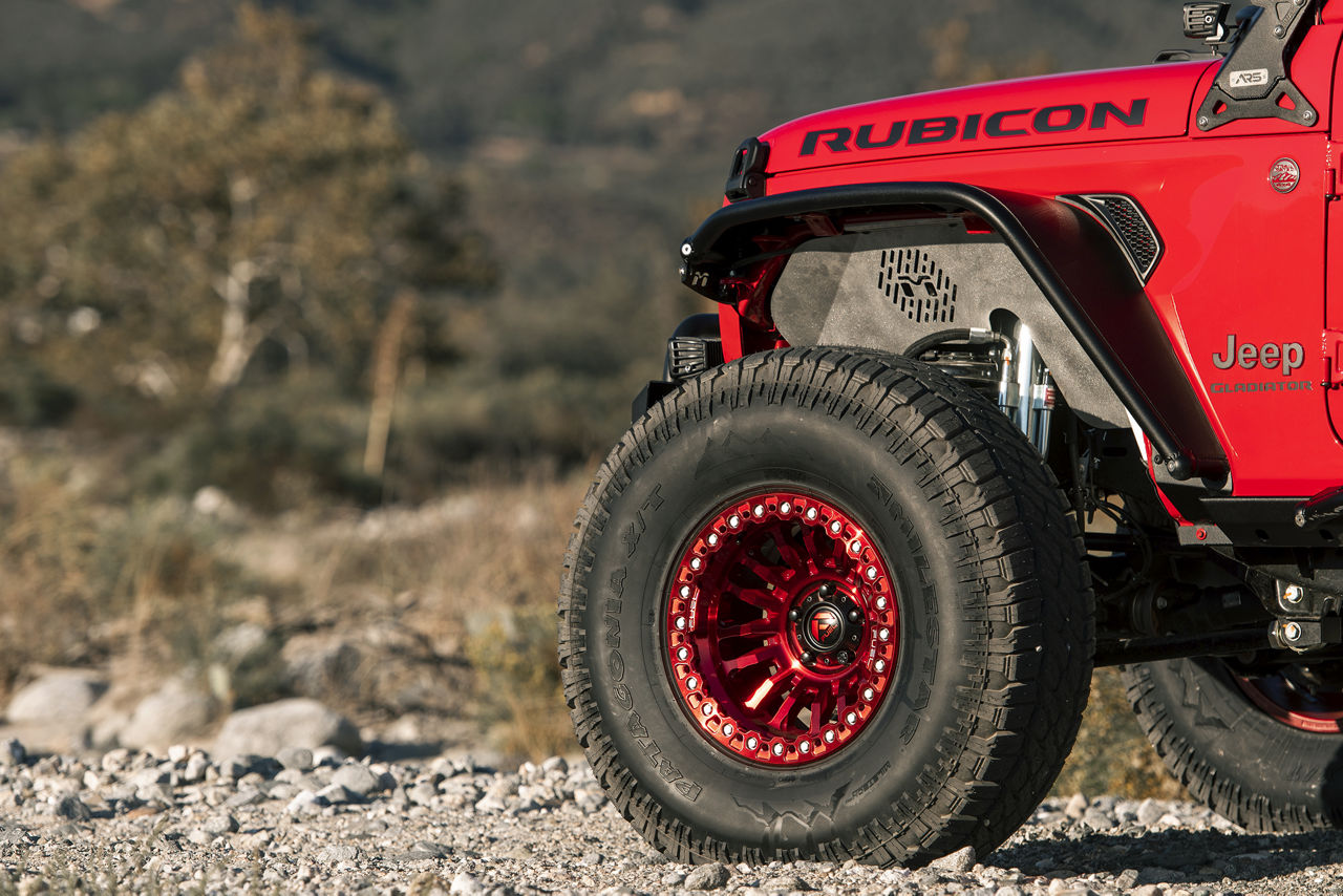 2021 Jeep Gladiator - Fuel RINCON BEADLOCK - Red | Wheel Pros